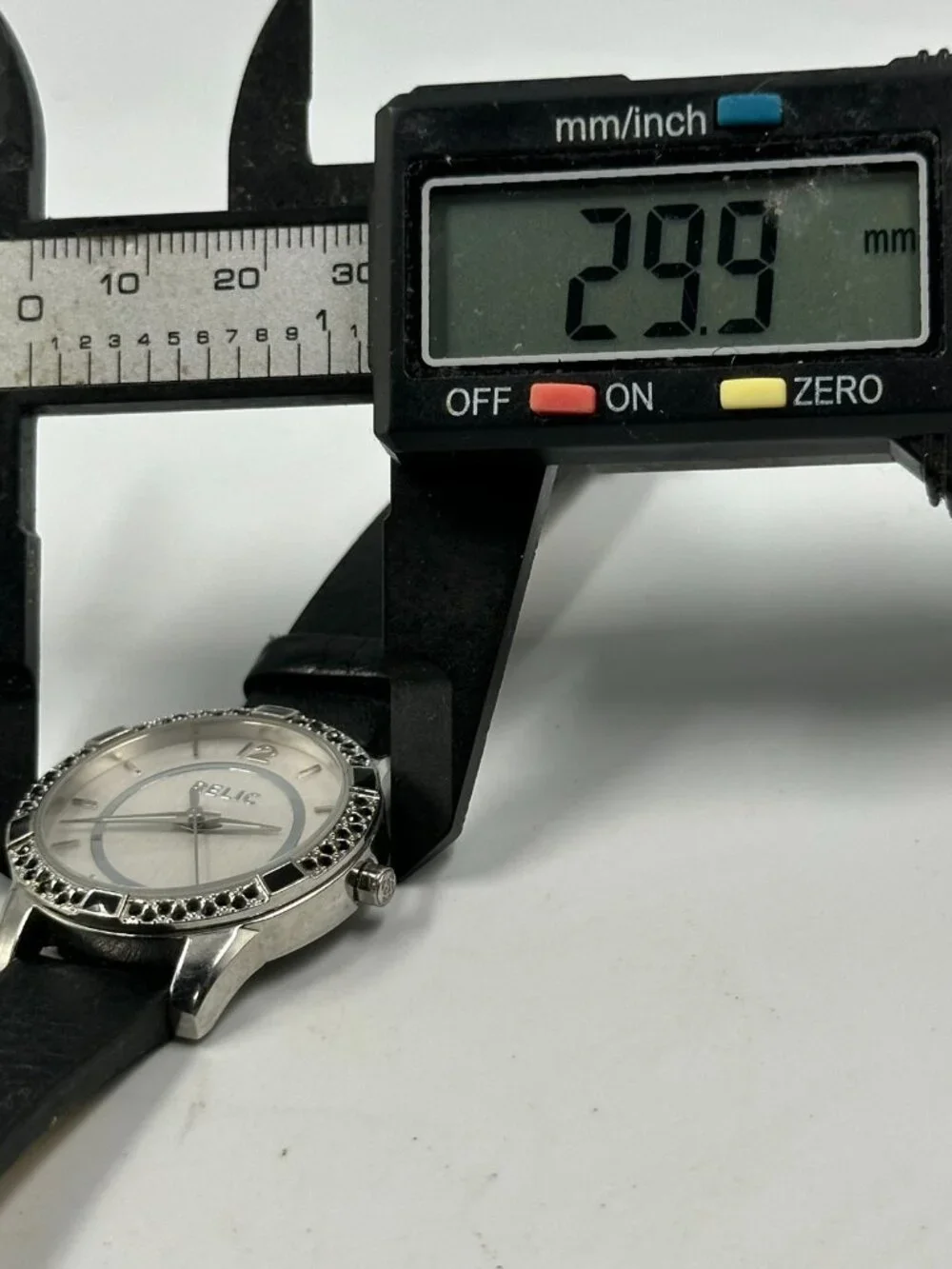 Relic Watch Women Silver Tone Black Crystal Bezel Leather Band New Battery 9
